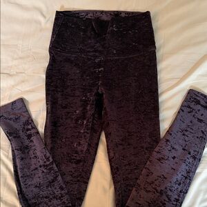 Lululemon Athletica Velvet size 4 Leggings in Deep Black H15